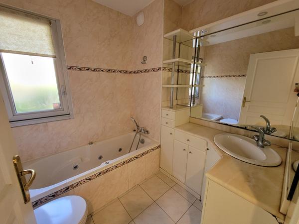 PAU TRESPOEY - Appartement T4/5 de 105 m2 terrasse 62m² garage sous-sol et parking extérieur