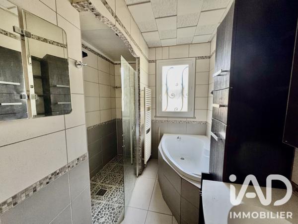 Maison à vendre 6 pièces 122 m² Coteaux-du-Blanzacais