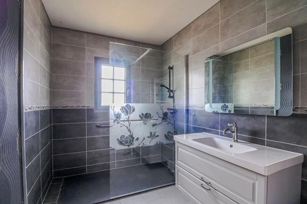 Maison 3 chambres, Montapins, Garage, plain pied, sous-sol, 2h30 PARIS,proche commerces et écoles,NEVERS