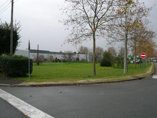 ⚜ CHATEAUBERNARD (16) Terrain à Vendre en Zone Urbaine à Vocation Economique ⚜