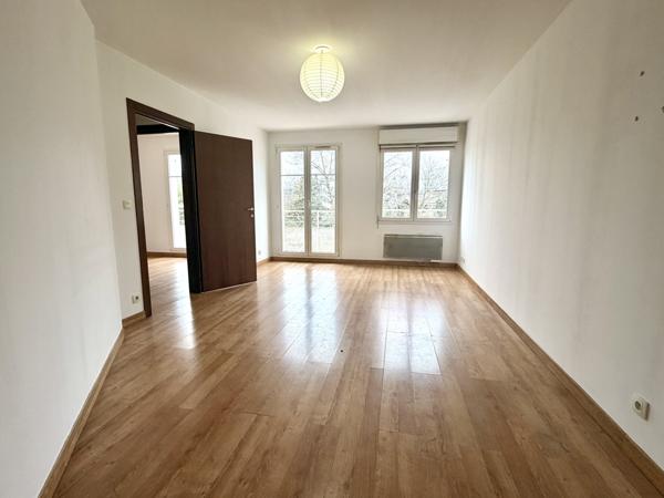 Corbeil-Essonnes (91100) F3 lumineux avec balcon et garage – Opportunité à ne pas manquer