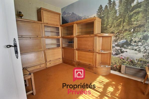 1h15 de PARIS Accès rapide Autoroute A77 et 5 mn de tous commerces - SPACIEUSE MAISON d'environ 200 m2, SOUS-SOL, GARAGE INDEPENDANT, TERRAIN ARBORÉ 6500 m2 ENV;