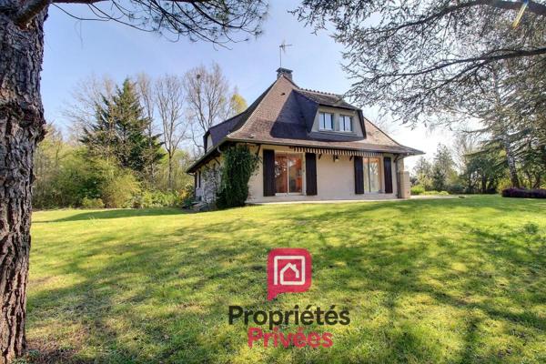 1h15 de PARIS Accès rapide Autoroute A77 et 5 mn de tous commerces - SPACIEUSE MAISON d'environ 200 m2, SOUS-SOL, GARAGE INDEPENDANT, TERRAIN ARBORÉ 6500 m2 ENV;
