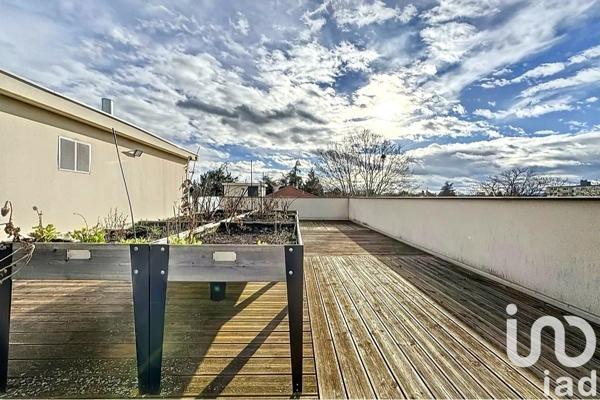 Appartement 3 pièces de 66 m² à Sathonay-Camp (69580)