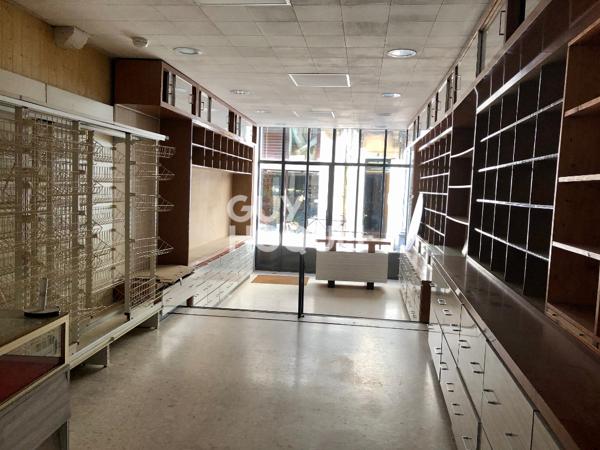 CARCASSONNE centre ville - Immeuble comprenant local commercial + appartement T4