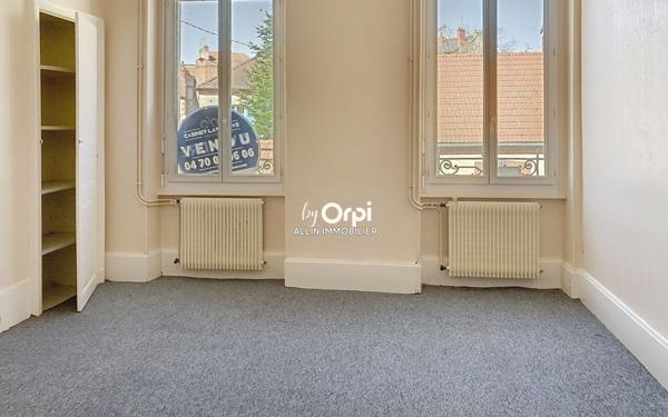 Immeuble à vendre    12 pièces • 288 m2 Montluçon