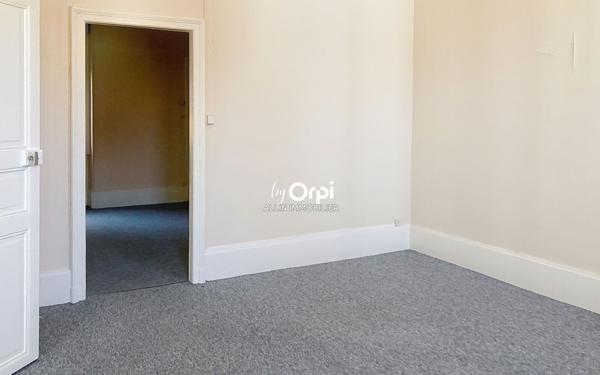 Immeuble à vendre    12 pièces • 288 m2 Montluçon