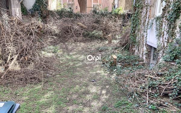 Immeuble à vendre    12 pièces • 288 m2 Montluçon