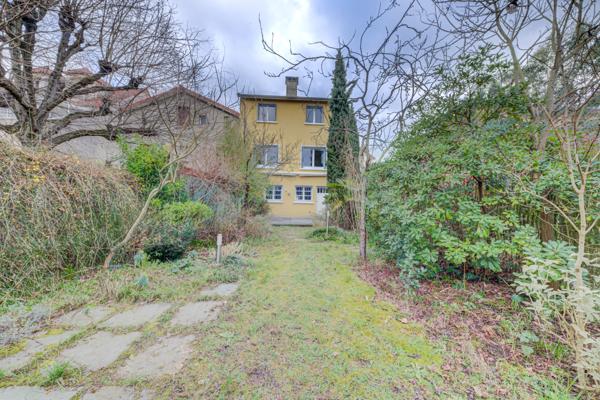 Maison
         4 pièces
        - 100 m² 698 000 € *
