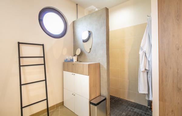 MAISON 6 PIECES AVEC PISCINE - MARCHES