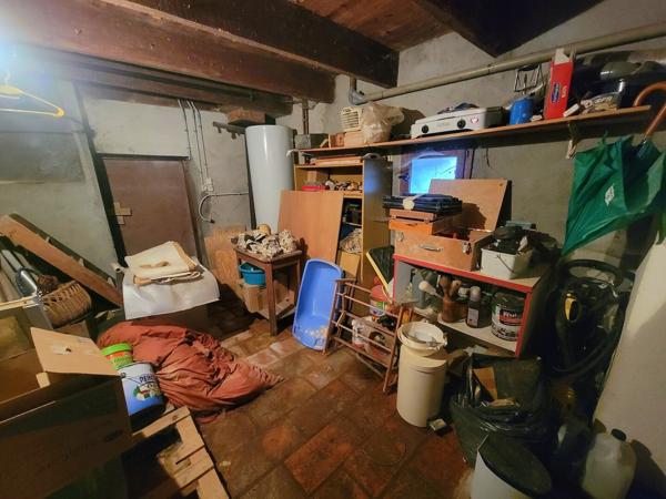 Maison en pierres avec dépendances et 4 hectares de terrain