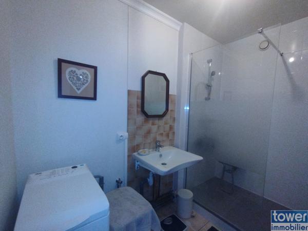 Appartement T4 clair et spacieux avec belle vue dégagée, proximité gare et écoles