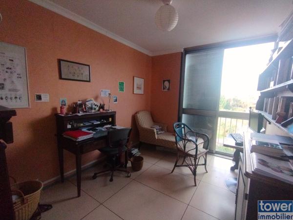 Appartement T4 clair et spacieux avec belle vue dégagée, proximité gare et écoles