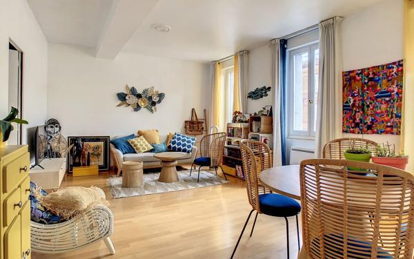 Immeuble à vendre    8 pièces •  Toulouse