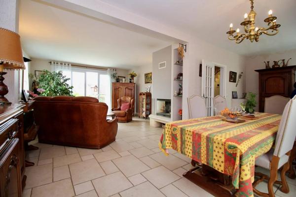 A VENDRE A Jouars-Pontchartrain Maison 6 pièces 183m2