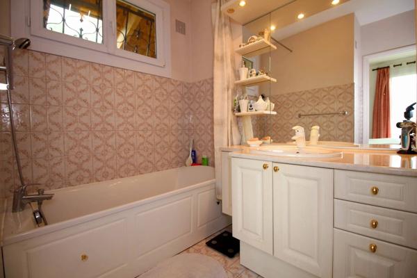 A VENDRE A Jouars-Pontchartrain Maison 6 pièces 183m2