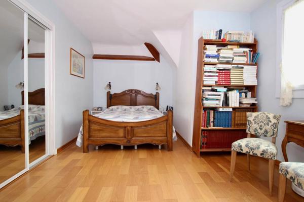 A VENDRE A Jouars-Pontchartrain Maison 6 pièces 183m2