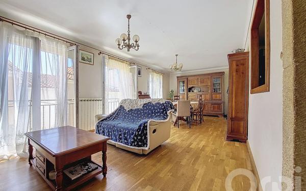 Immeuble à vendre    7 pièces •  Villeneuve-de-la-Raho