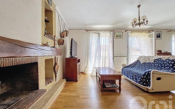 Immeuble à vendre    7 pièces •  Villeneuve-de-la-Raho