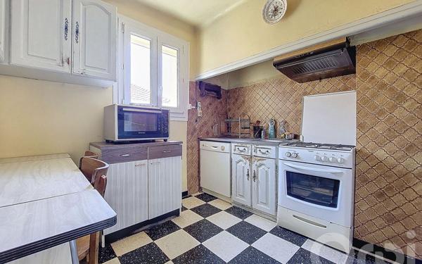 Immeuble à vendre    7 pièces •  Villeneuve-de-la-Raho