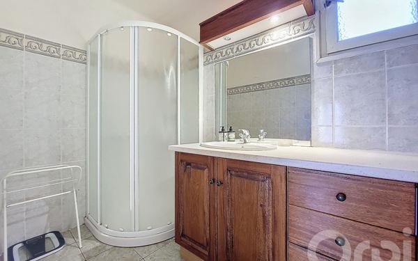 Immeuble à vendre    7 pièces •  Villeneuve-de-la-Raho