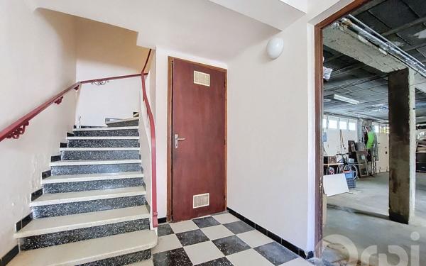 Immeuble à vendre    7 pièces •  Villeneuve-de-la-Raho