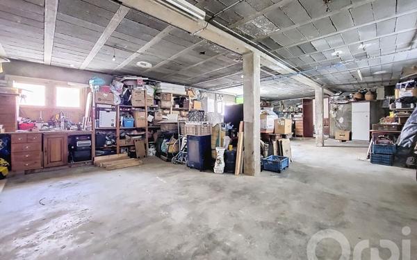 Immeuble à vendre    7 pièces •  Villeneuve-de-la-Raho