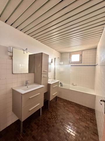 Appartement  3 pièce(s) 111.12 m2