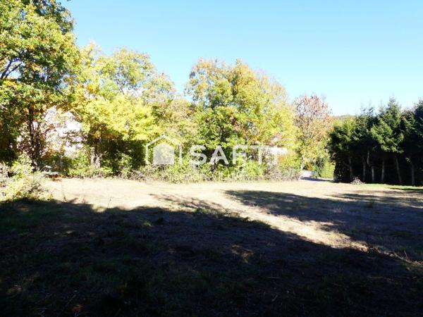 Magnifique terrain plat, lumineux et bien exposé