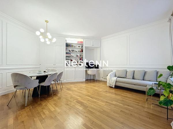 Appartement Paris 2 pièce(s) 53 m2 - Balcon - Triangle d'Or - Georges V - Exterieur