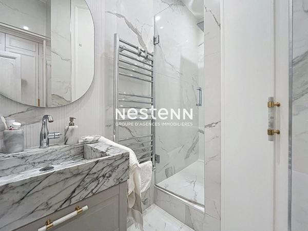 Appartement Paris 2 pièce(s) 53 m2 - Balcon - Triangle d'Or - Georges V - Exterieur