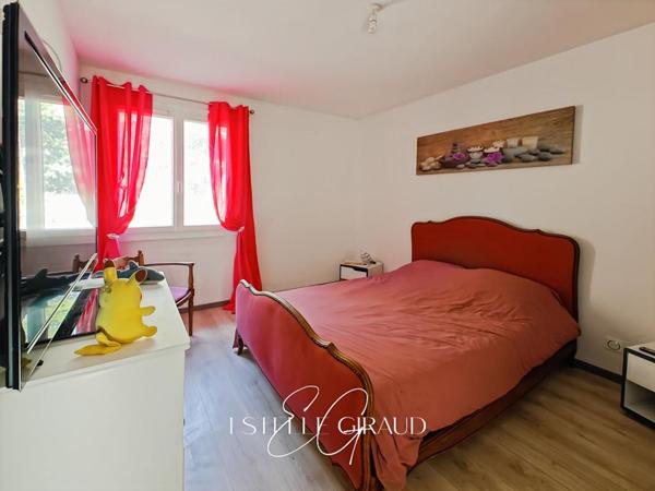 Villa de plain pied, 3 Chambres, Garage, Terrasse, Grand  Jardin