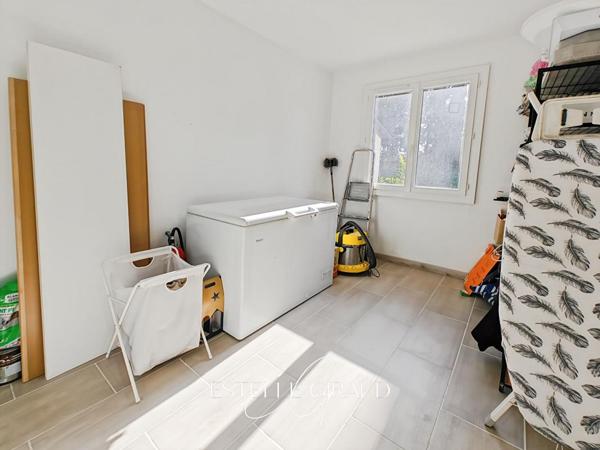 Villa de plain pied, 3 Chambres, Garage, Terrasse, Grand  Jardin