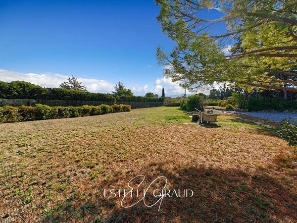 Villa de plain pied, 3 Chambres, Garage, Terrasse, Grand  Jardin