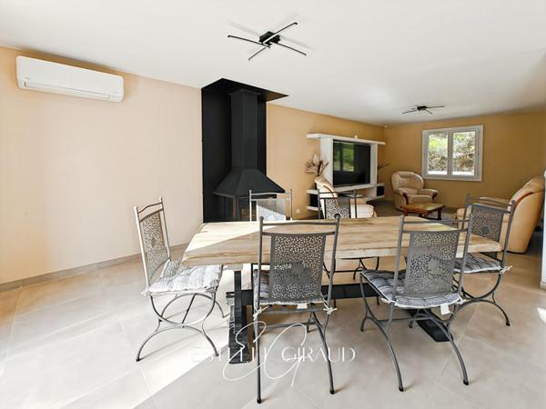 Villa de plain pied, 3 Chambres, Garage, Terrasse, Grand  Jardin