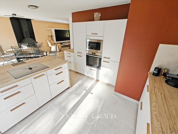 Villa de plain pied, 3 Chambres, Garage, Terrasse, Grand  Jardin