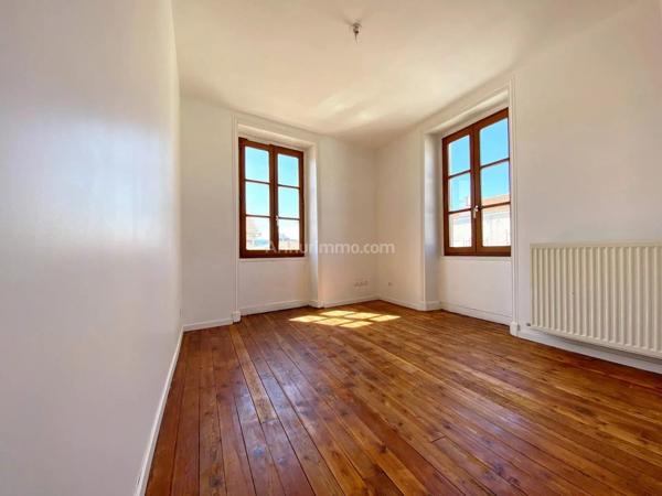 Location                                                      Appartement
                        
                     3 pièces                      75 m2                     à Pouilly-les-Nonains