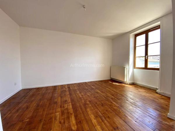 Location                                                      Appartement
                        
                     3 pièces                      75 m2                     à Pouilly-les-Nonains
