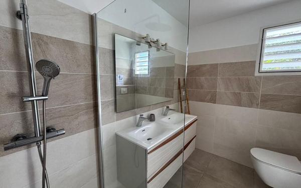 Maison à louer    4 pièces •  Saint-François