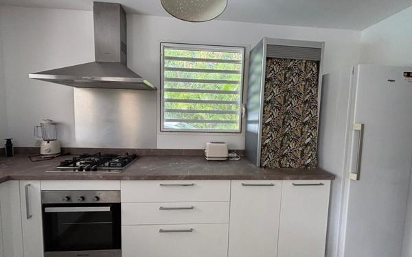 Maison à louer    4 pièces •  Saint-François