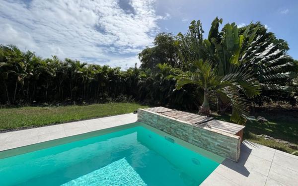 Maison à louer    4 pièces •  Saint-François