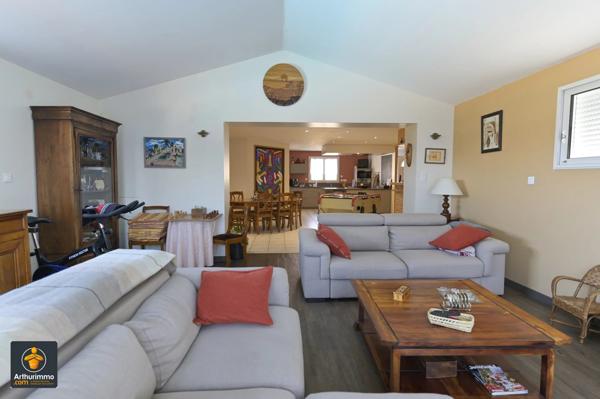 Vente Maison 7 pièces 232 m2 à Niort