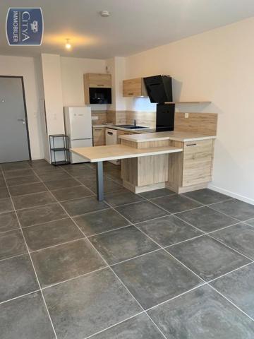 Appartement à louer 2 pièces 45.89m² Rochefort (17300)
