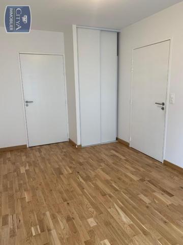 Appartement à louer 2 pièces 45.89m² Rochefort (17300)
