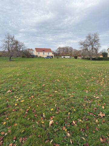 EN EXCLUSIVITE ! Terrain constructible de 2347m² à vendre 19 900 €