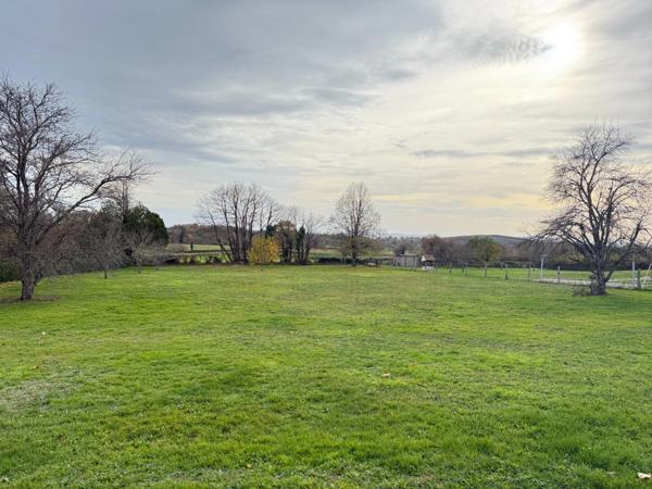 EN EXCLUSIVITE ! Terrain constructible de 2347m² à vendre 19 900 €