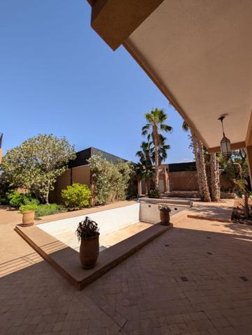 A Vendre Villa Contemporaine à Terminer - Route de Fès - À seulement 15 km de Marrakech