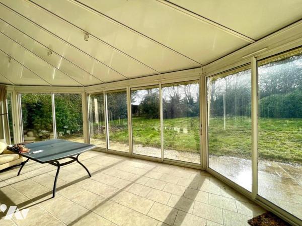 Maison 9 pièces avec sous-sol complet