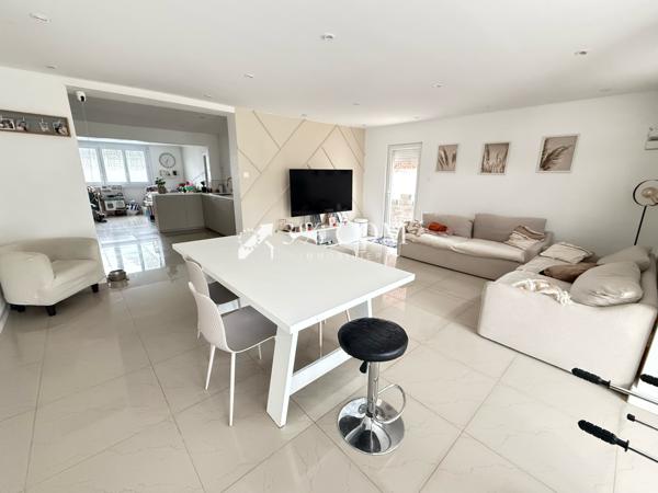 Maison 4 pièce(s) 3 chambre(s) 111 m²