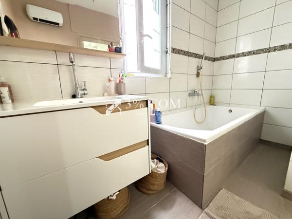 Maison 4 pièce(s) 3 chambre(s) 111 m²